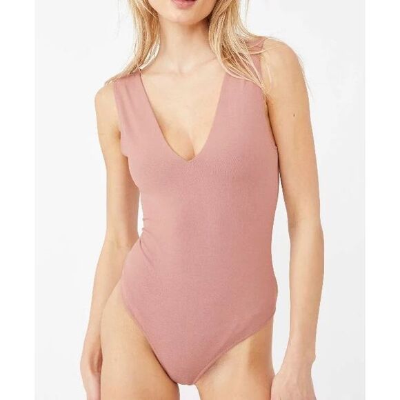 INTIMATELY FREE PEOPLE Women’s Nude Mauve Keep It Sleek Plunge Bodysuit Size Sma - Picture 1 of 7